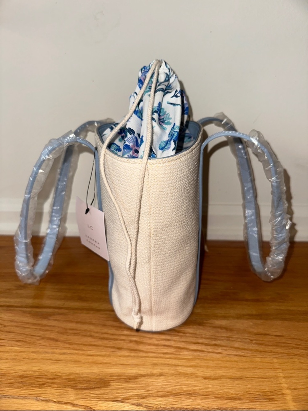 LC Lauren Conrad Cream Tote with Light Blue Trim and Floral Drawstring - Picture 4 of 11
